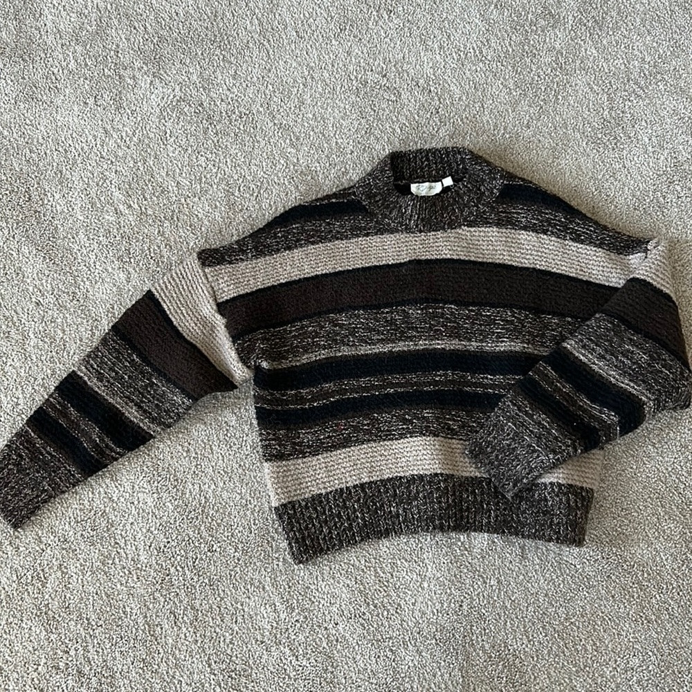 Cropped sweater